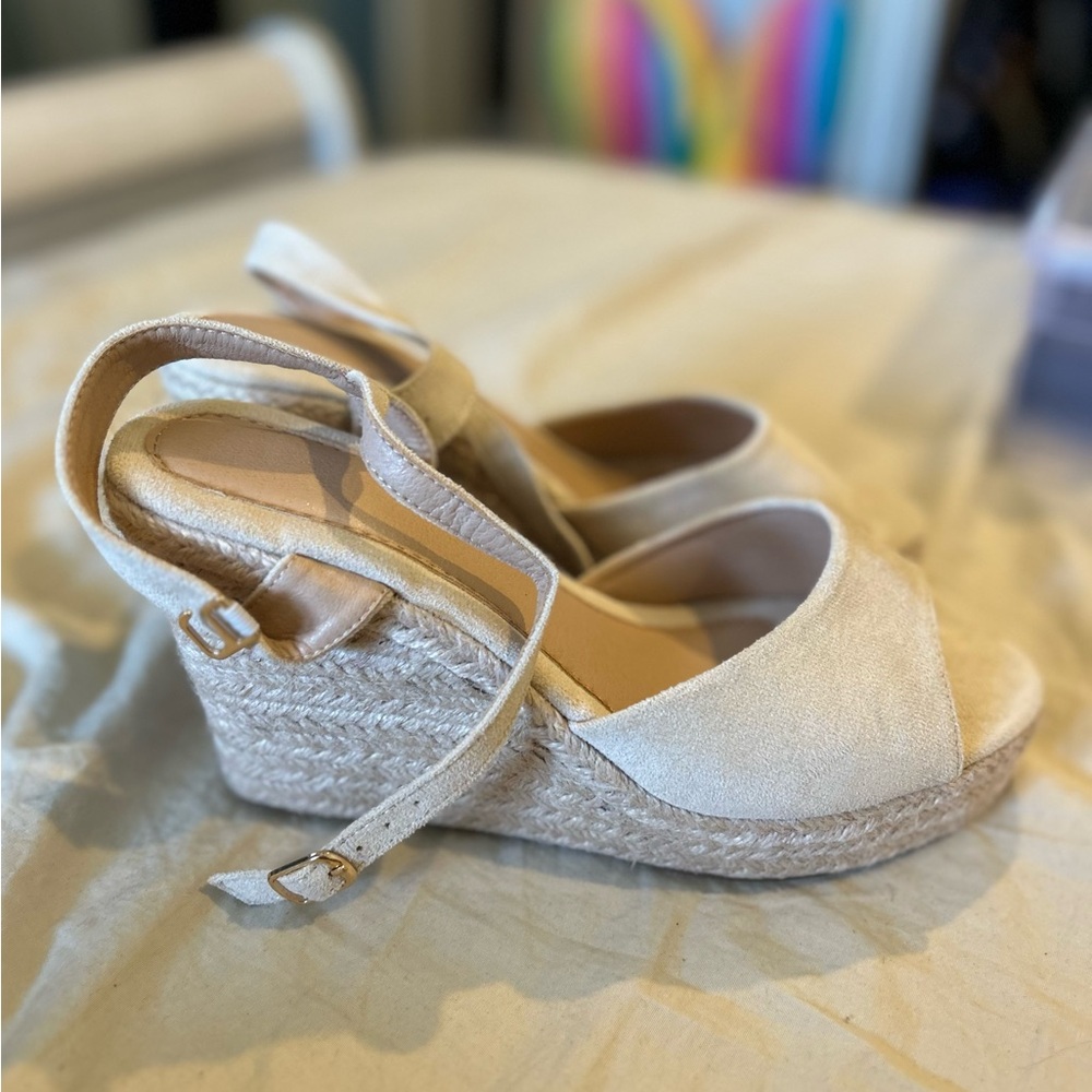 Tan & Cream wedges